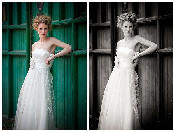 2012-01-11_006 bride posting by green wall